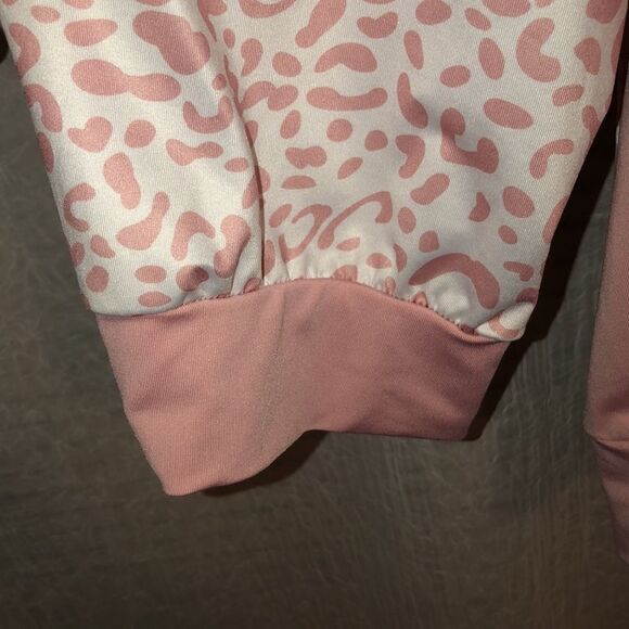 SHEIN 3X White Blush Pink Color Block Light Leopard Long Sleeve Top - Picture 6 of 11